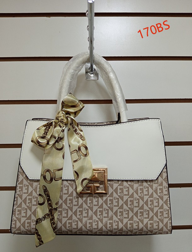 Bolsos y crossbody M16