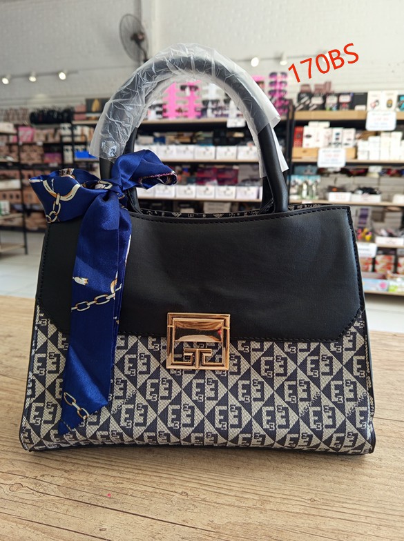 Bolsos y crossbody M16