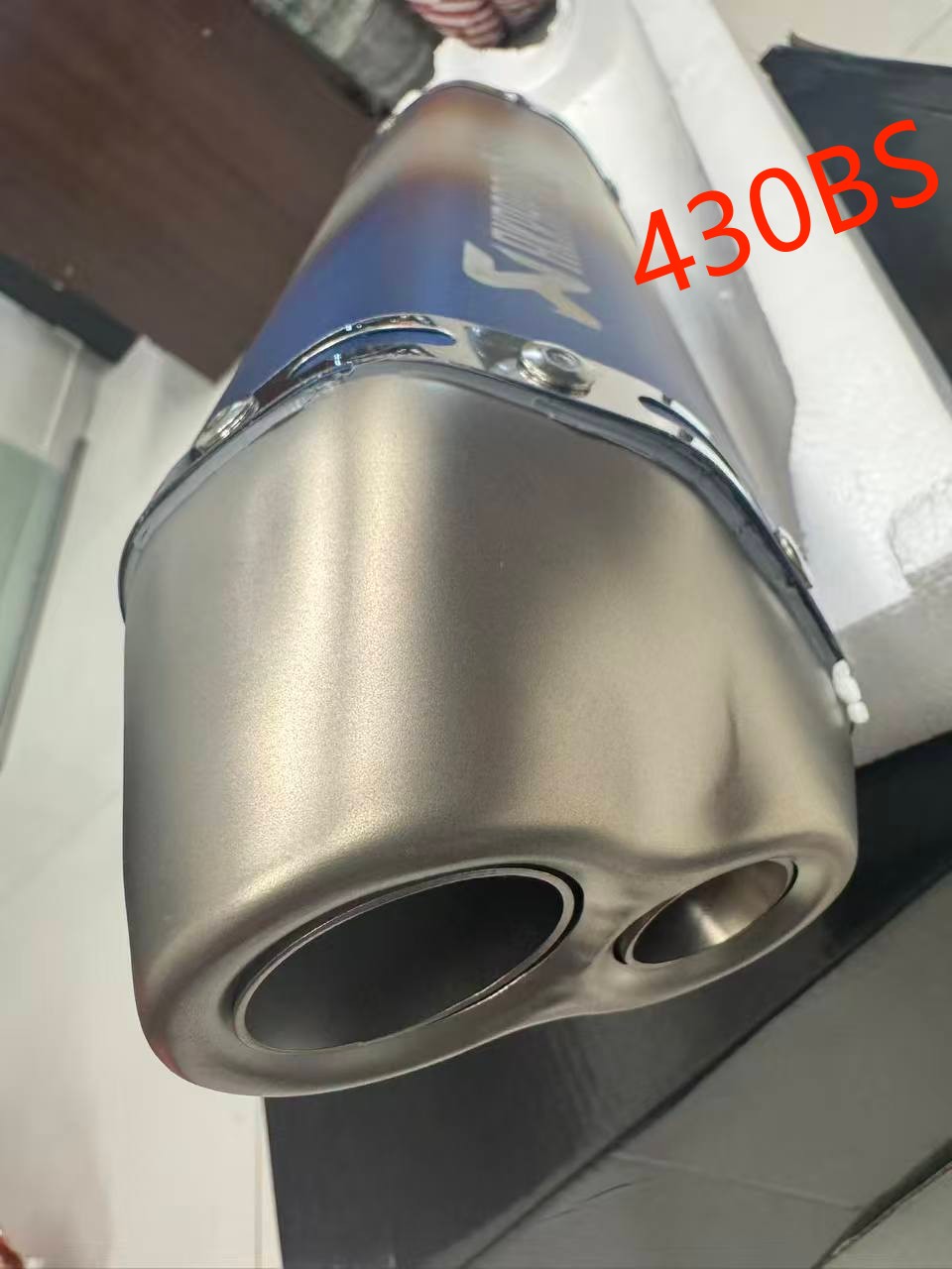 Escape de motocicleta J107